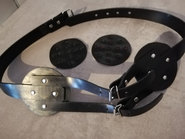 Latex Spike Pads + Brusthalter/Harness